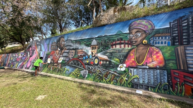 Noticia arte-em-cores-minas-transforma-divinopolis-com-mural-artistico-e-oficinas