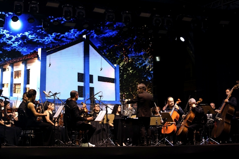 Noticia noite-da-musica-encerra-festival-da-primavera-e-celebra-39-anos-da-escola