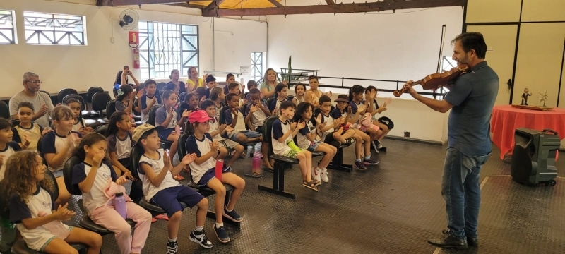 Noticia escola-de-musica-recebe-100-estudantes-da-escola-jovelino-rabelo